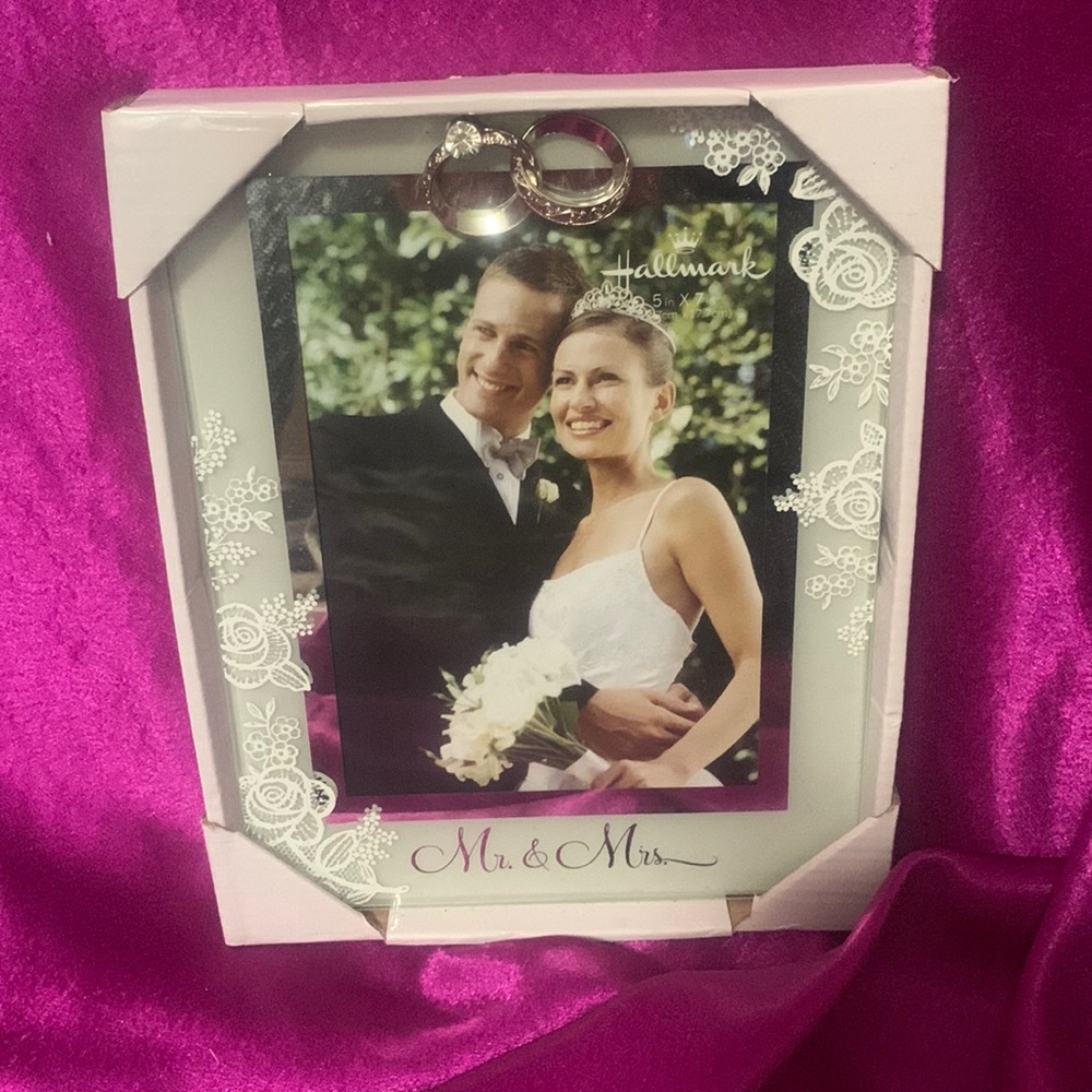 NWT mr. And mrs. Wedding frame, 5x7. In box unused